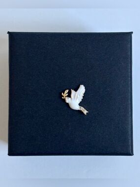 FOR LOCKET: Dove charm